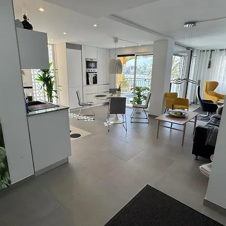 Sea View And Luxury On The * تورّيفيِخا