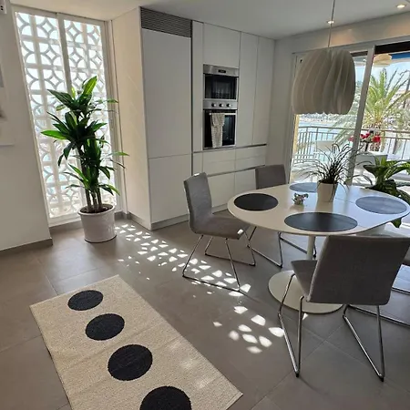 Sea View And Luxury On The تورّيفيِخا