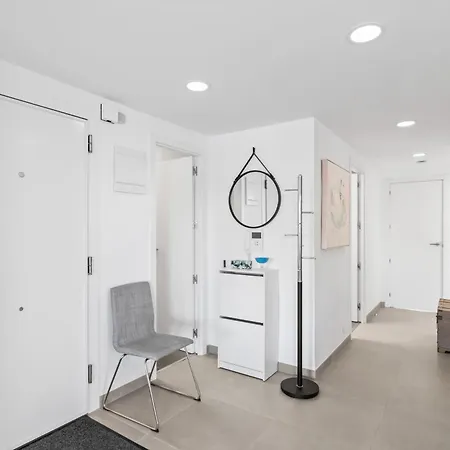 Sea View And Luxury On The شقة تورّيفيِخا