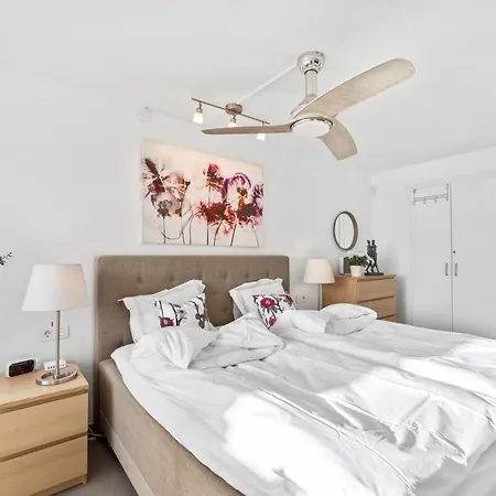 Sea View And Luxury On The Apartment