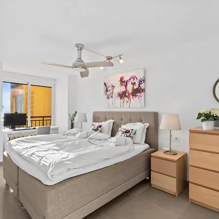 Sea View And Luxury On The Apartment Torrevieja